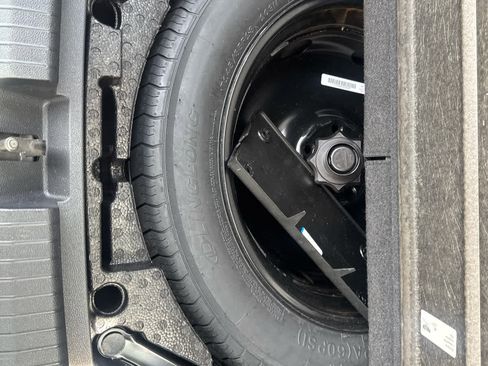 Used 2024 Volkswagen Tiguan S image 35