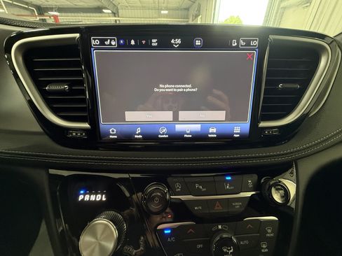 New 2027 Chrysler Pacifica Select FWD image 27