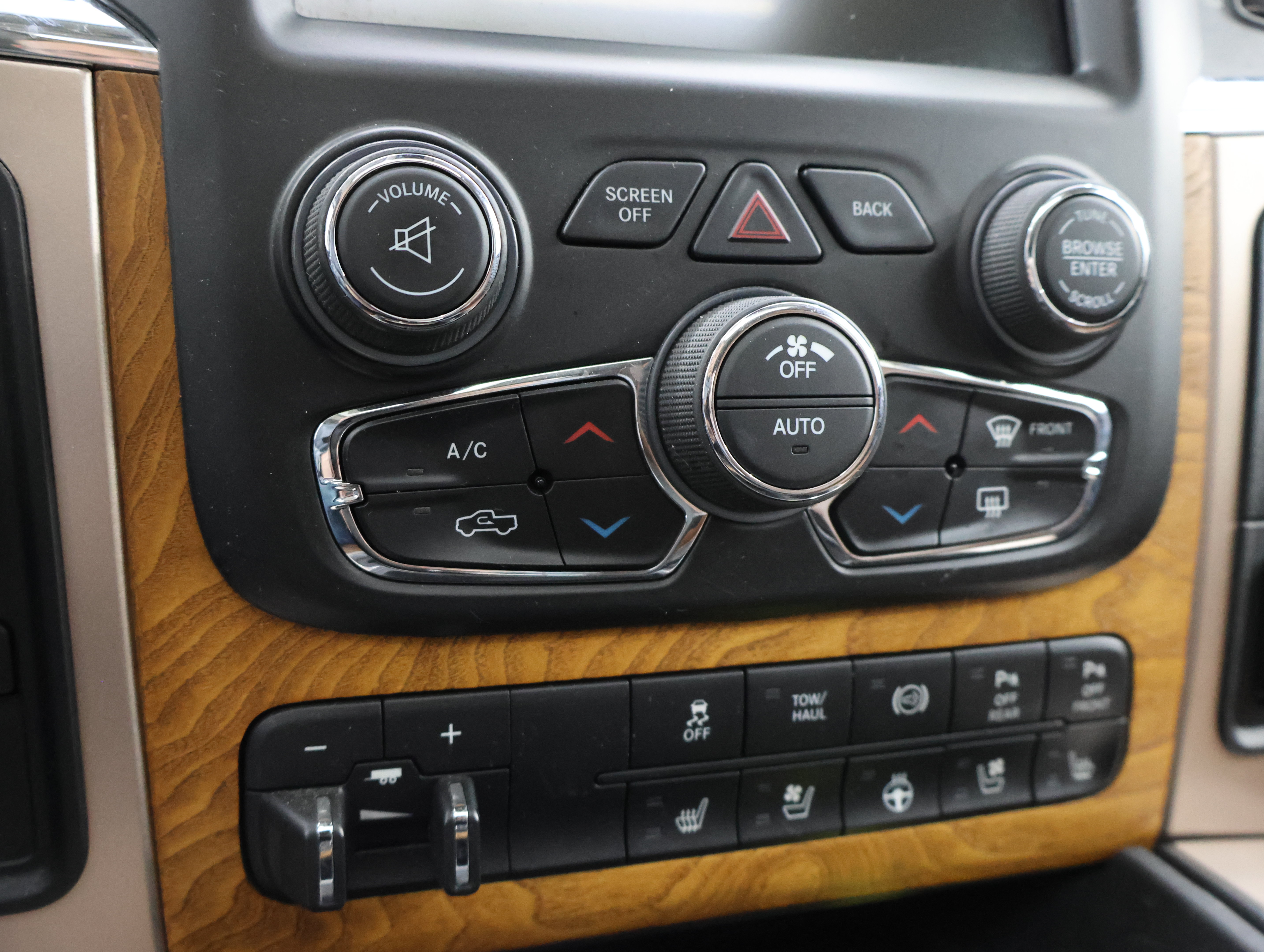 Used 2017 RAM 3500 Laramie Longhorn w/ Convenience Group AWD/4WD image 49