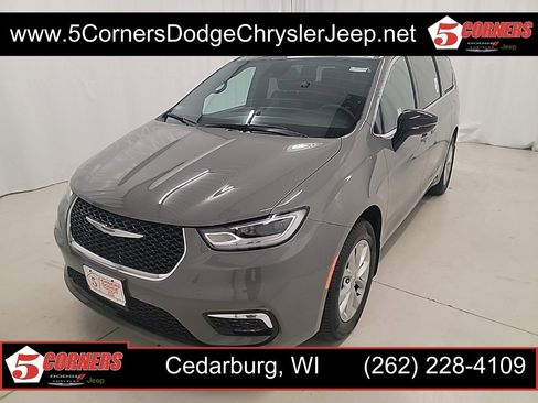 New 2025 Chrysler Pacifica Select image 1