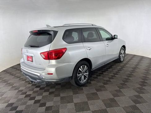 Used 2019 Nissan Pathfinder SL FWD image 5