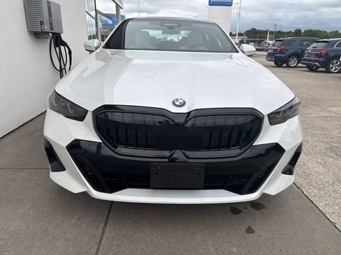 Used 2024 BMW 530i w/ Executive Package RWD image 7