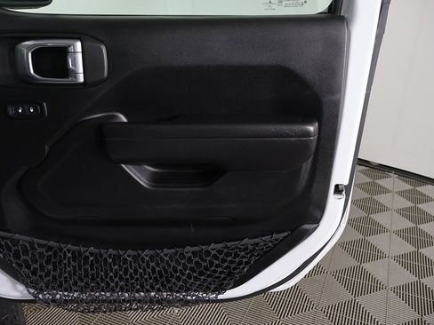 Used 2023 Jeep Gladiator Sport image 18