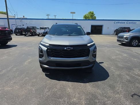 New 2026 Chevrolet Equinox LT w/ Convenience Package II FWD image 2