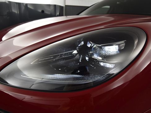 New 2025 Porsche Macan S image 9