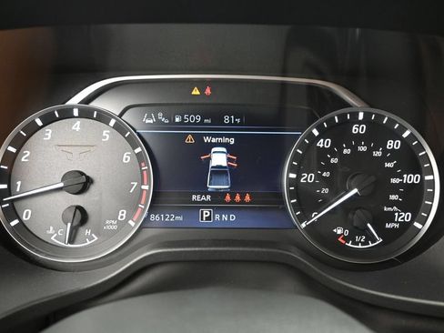 Used 2022 Nissan Titan SV RWD image 13