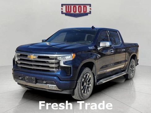 Used 2022 Chevrolet Silverado 1500 High Country w/ Z71 Off-Road Package image 3