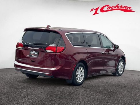 Used 2020 Chrysler Pacifica Touring w/ Cold Weather Group image 7