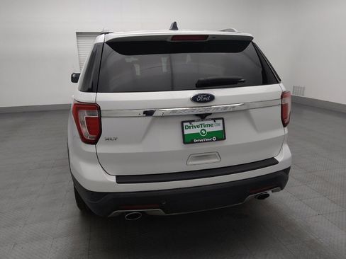 Used 2018 Ford Explorer XLT image 6