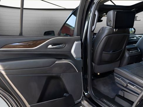 Used 2022 Cadillac Escalade Sport Platinum w/ LPO, ONYX Package AWD/4WD image 50