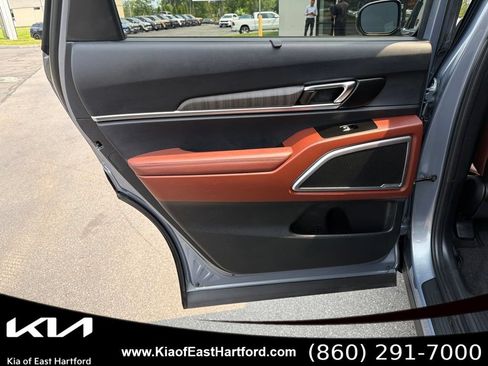 Certified 2024 Kia Telluride EX w/ EX Captain's Chair Package AWD/4WD image 18
