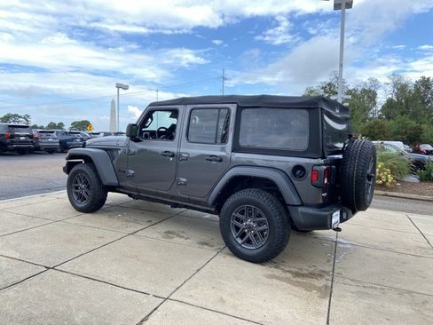 Used 2024 Jeep Wrangler Unlimited Sport AWD/4WD image 8