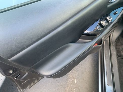 Used 2015 Nissan Leaf SL w/ Premium Package image 16