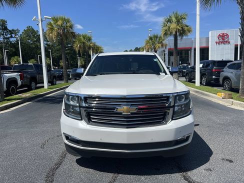 Used 2018 Chevrolet Suburban Premier AWD/4WD image 3