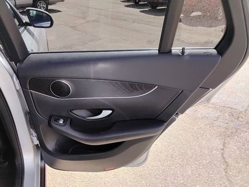 Used 2018 Mercedes-Benz GLC 300 4MATIC image 17