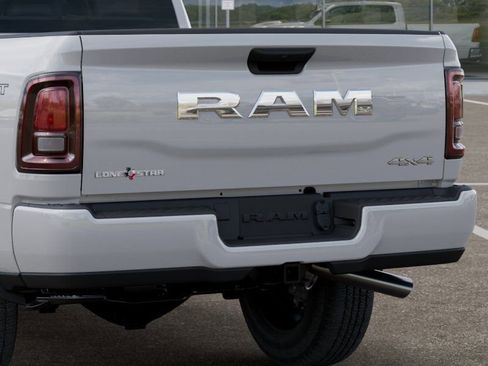 New 2026 RAM 2500 Big Horn AWD/4WD image 13