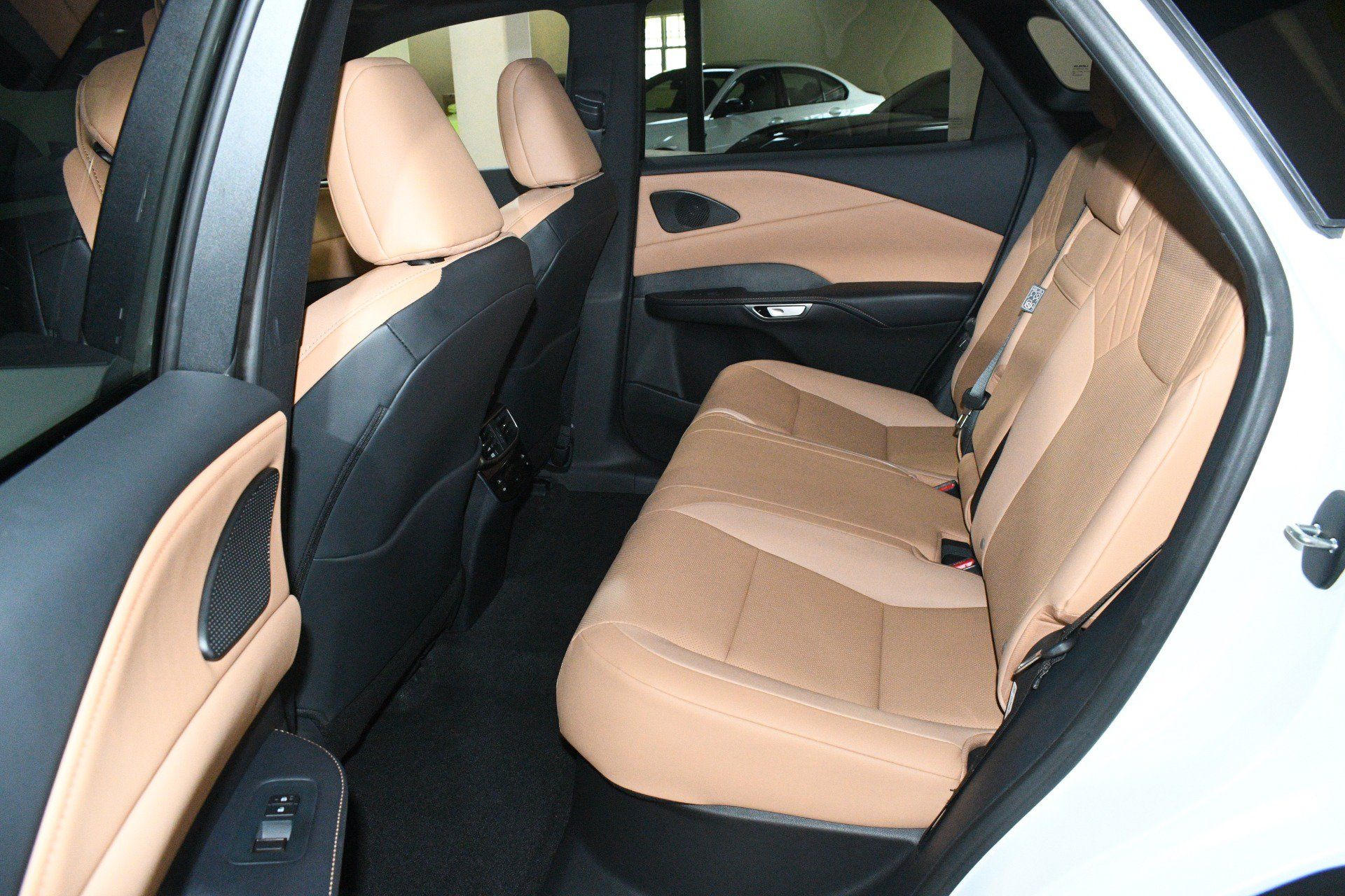 Used 2025 Lexus RX 350 Premium w/ Convenience Package FWD image 47