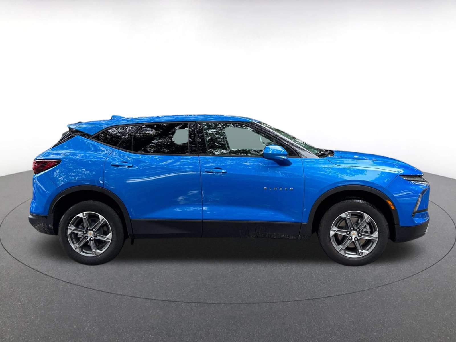 Used 2026 Chevrolet Blazer LT FWD image 13