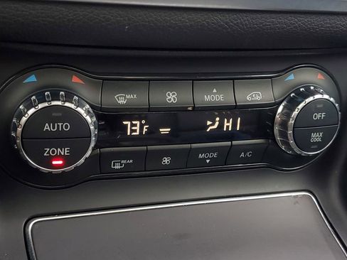 Used 2019 Mercedes-Benz GLA 250 4MATIC w/ Premium Package image 24