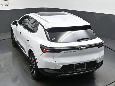 New 2025 Chevrolet Equinox EV LT image 35