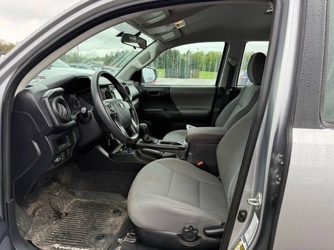 Used 2017 Toyota Tacoma SR w/ Tow Package AWD/4WD image 10