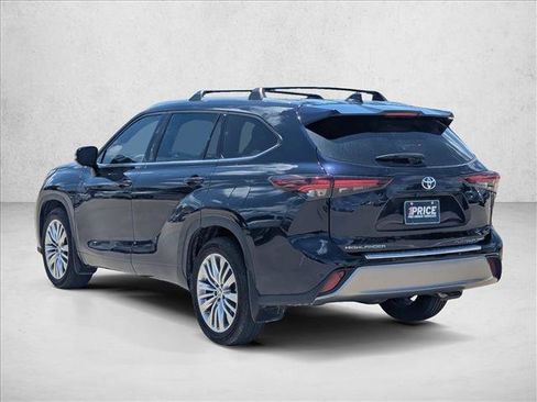 Used 2026 Toyota Highlander Platinum AWD/4WD image 7