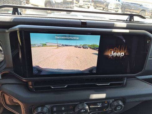 New 2026 Jeep Gladiator Sport AWD/4WD image 19