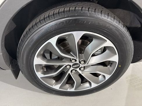 Used 2023 Lincoln Nautilus Reserve w/ Equipment Group 201A AWD/4WD image 7