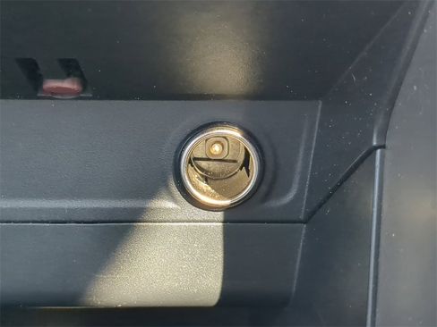 Used 2017 Subaru Forester 2.5i Premium image 23