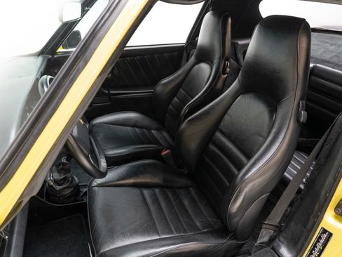 Used 1988 Porsche 911 Carrera RWD image 15