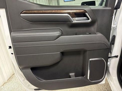 Used 2025 GMC Sierra 1500 Elevation image 27