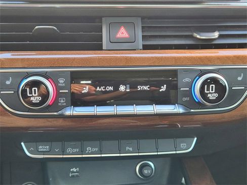 Used 2023 Audi A4 2.0T Premium image 21