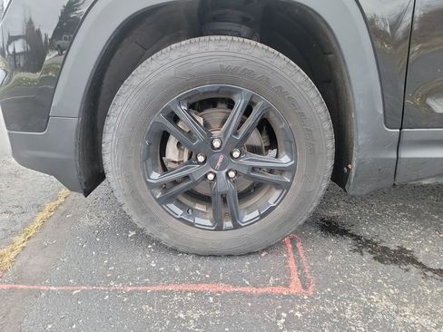 Used 2023 GMC Terrain AT4 w/ Infotainment Package II image 27