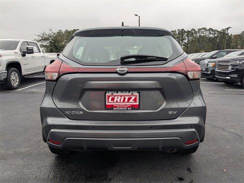 Used 2022 Nissan Kicks SV image 5