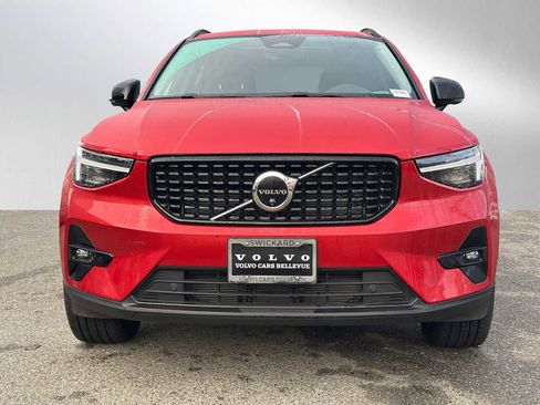 Certified 2024 Volvo XC40 B5 Plus w/ Protection Package Premier image 8