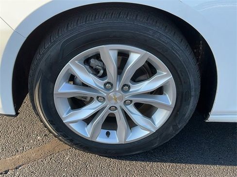 Used 2022 Chevrolet Malibu LT image 9