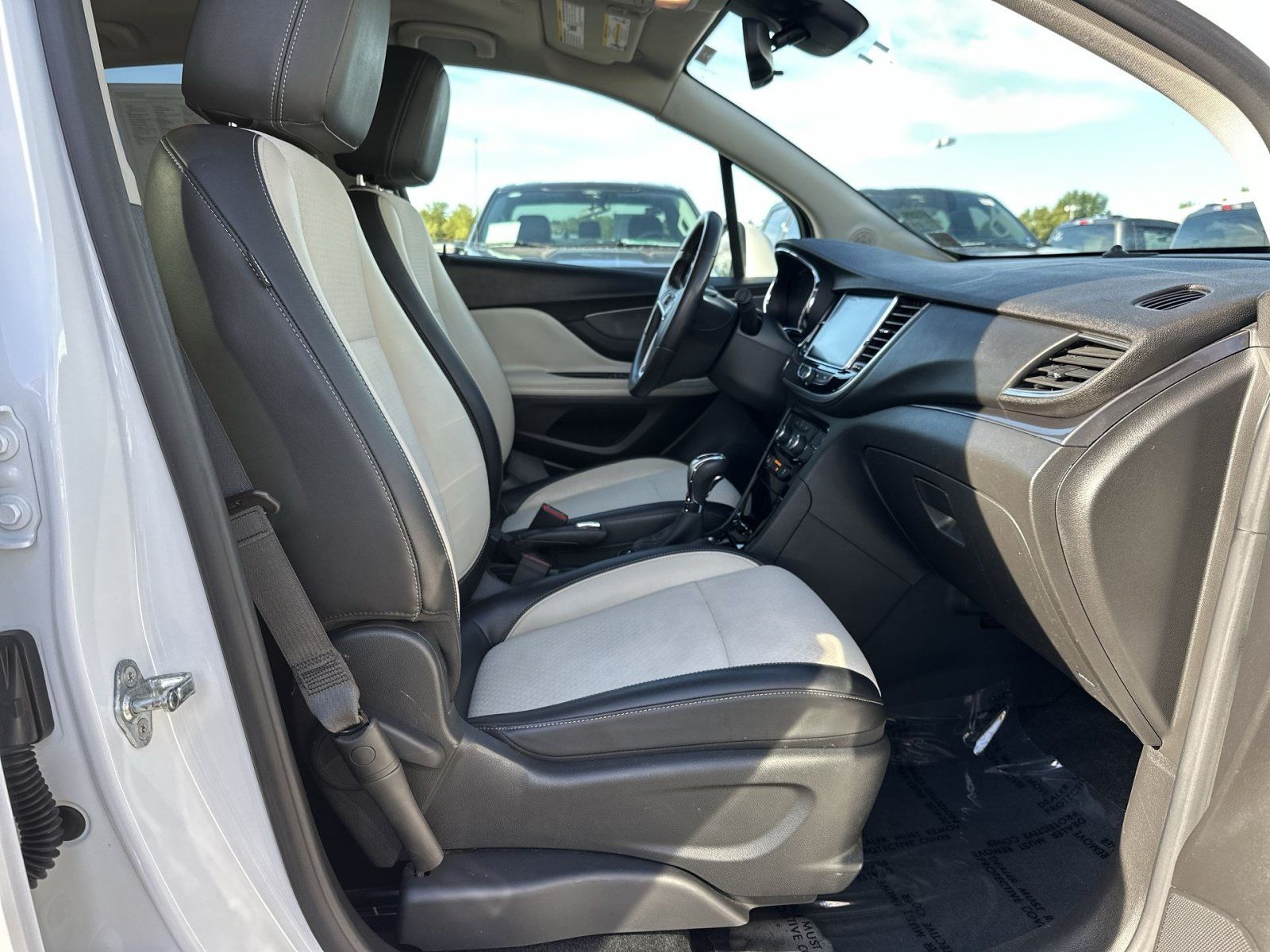 Used 2020 Buick Encore Preferred w/ Safety Package FWD image 27