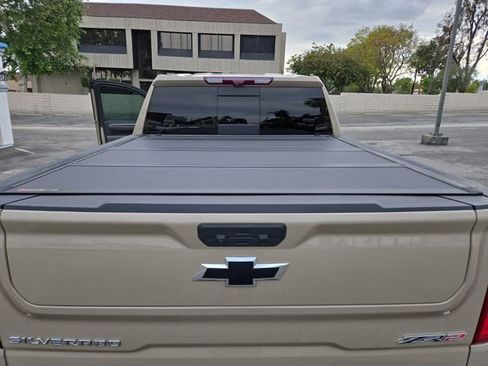 Used 2022 Chevrolet Silverado 1500 ZR2 w/ Technology Package image 4