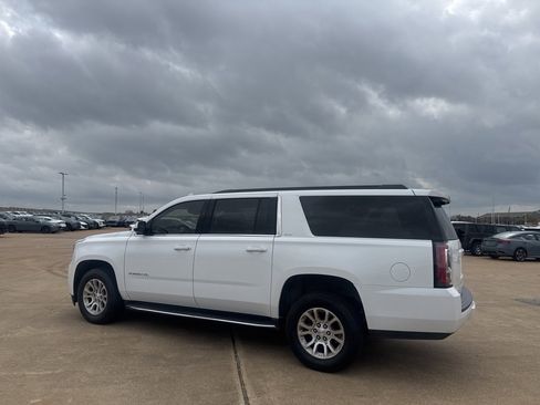 Used 2019 GMC Yukon XL SLT image 13