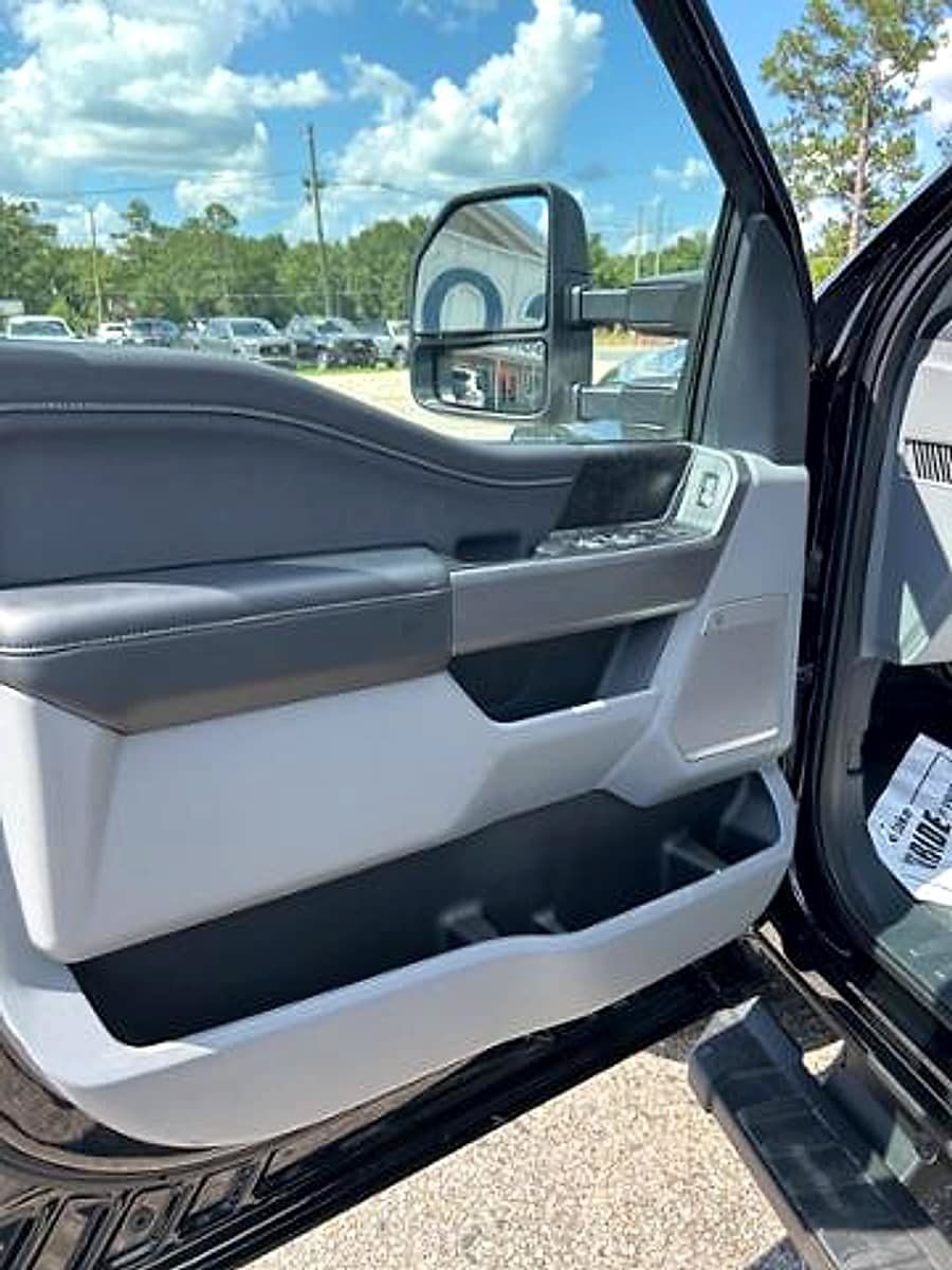 New 2025 Ford F250 XLT w/ Black Appearance Package AWD/4WD image 10