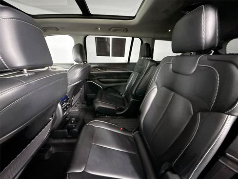 Used 2021 Jeep Grand Cherokee L Limited AWD/4WD image 33