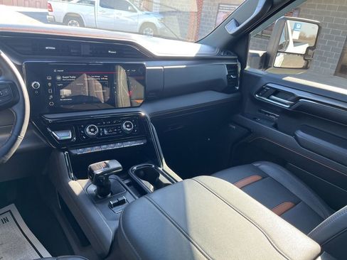 Used 2024 GMC Sierra 1500 AT4 w/ Technology Package image 33