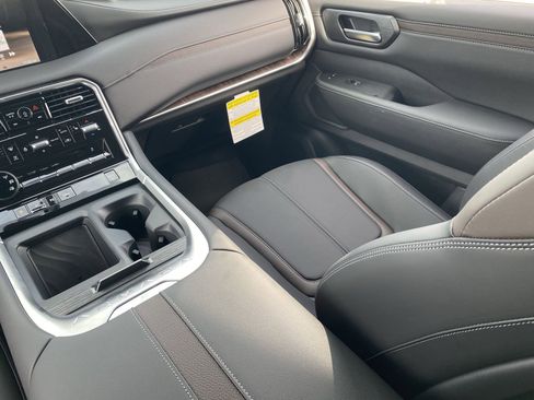 New 2026 Nissan Armada SL image 17