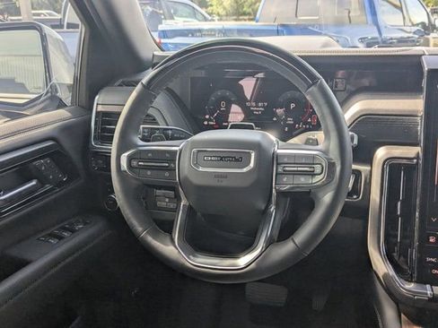 Used 2026 GMC Yukon Denali w/ Denali Reserve Package AWD/4WD image 15