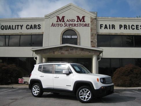 Used 2017 Jeep Renegade Latitude w/ Cold Weather Group AWD/4WD image 1