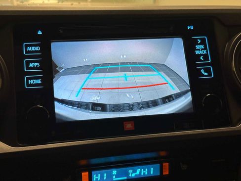 Used 2019 Toyota Tacoma TRD Off-Road image 13