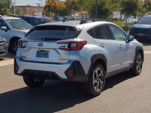 Used 2026 Subaru Crosstrek 2.5i Premium AWD/4WD image 5