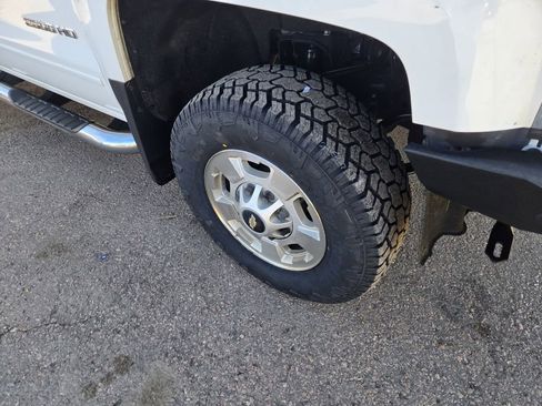 Used 2015 Chevrolet Silverado 2500 LT image 13