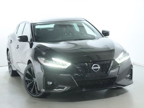 Certified 2023 Nissan Maxima SR w/ Sport Mat Group image 2