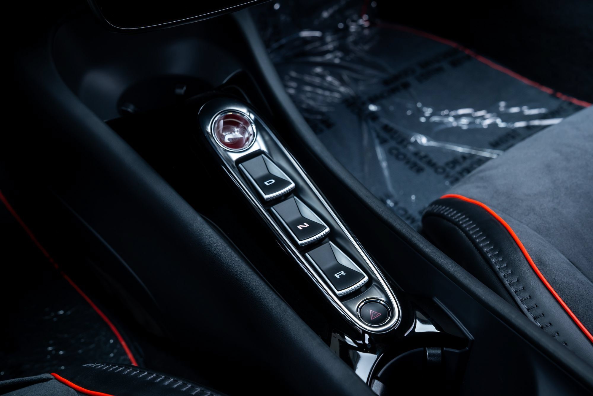 Used 2024 McLaren Artura RWD image 21